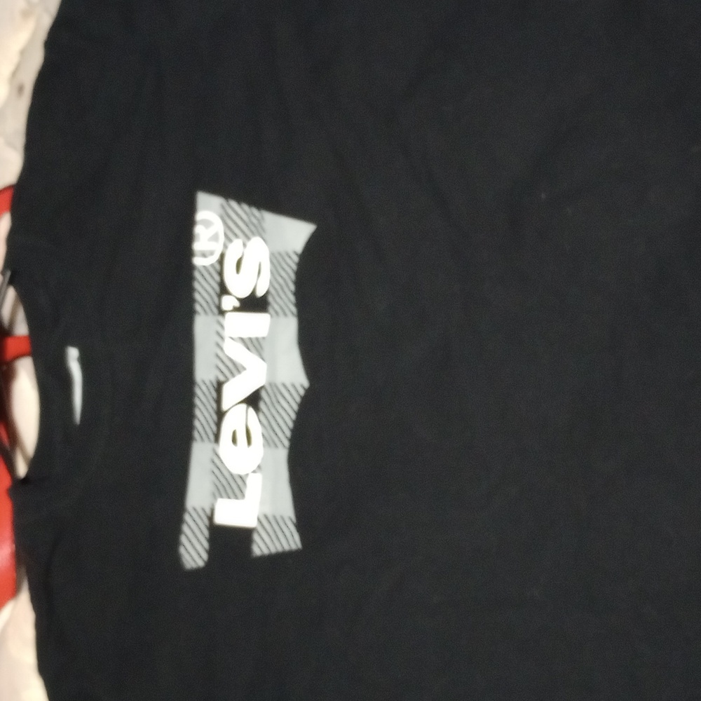 Levi's tshirt